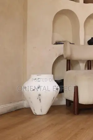 Apollo Pot (White Wash)
