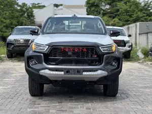 New Toyota Hilux 2025 Gray