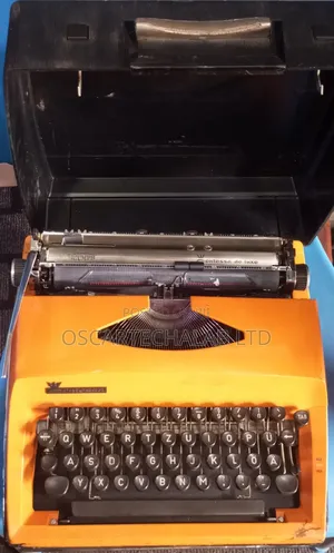 Contessa Portable Manual Typewriter (In Box)