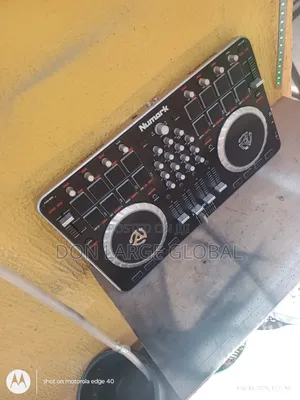 Numark Mix Track Quad To