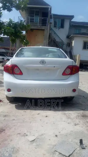 Toyota Corolla 2010 White