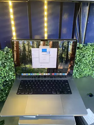 Laptop Apple MacBook Pro 2021 M1 16GB Apple M3 Pro SSD 512GB