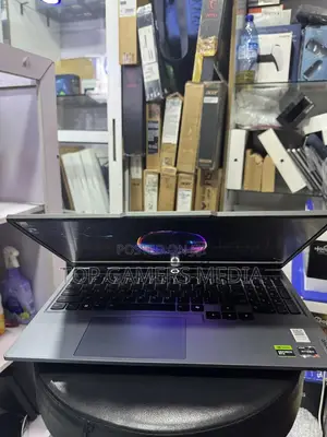 Laptop Lenovo LOQ 15IRH8 16GB AMD Ryzen 7 SSD 1T