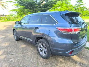 Toyota Highlander XLE 4dr SUV (3.5L 6cyl 6A) 2014 Blue