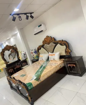 High Standard Royal Complete Bed Set 6by7 Size