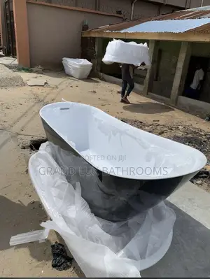 Modern Black White Freestanding Bathtub Elegant and Stylis