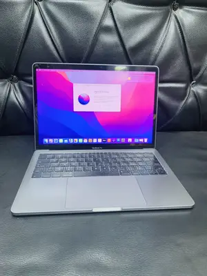 Laptop Apple MacBook Pro 2017 8GB Intel Core I5 SSD 256GB