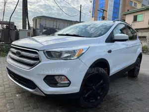 Ford Escape SE FWD 2018 White