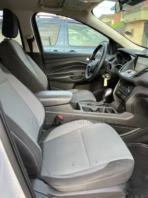 Ford Escape SE FWD 2018 White