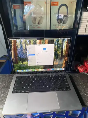 Laptop Apple MacBook Pro 2021 M1 16GB Apple M1 Pro SSD 512GB