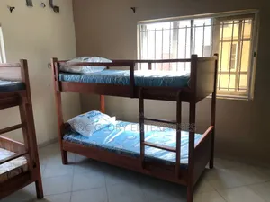 Wooden Bunk Bed 31⁄2by6( Mahogany)