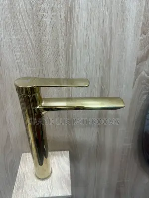 Modern Gold Basin Mixer Tap – Sleek Round Body Design