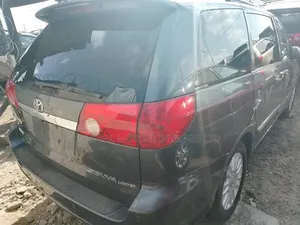 Toyota Sienna XLE Limited 4WD 2007 Gray