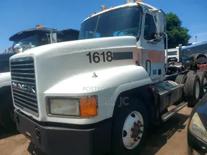 Foreign Used Ch Mack Ten Tyres Head Truck Dm 700 Axle Superb