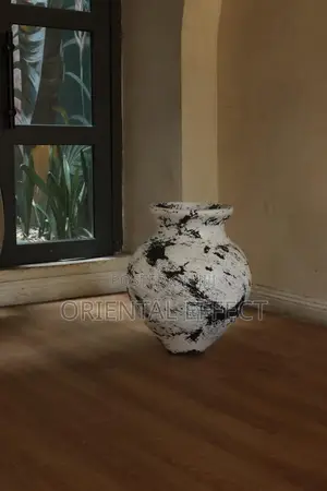 Aradel Pot (White Rustic)