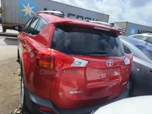 Toyota RAV4 Limited 4dr SUV (2.5L 4cyl 6A) 2015 Red