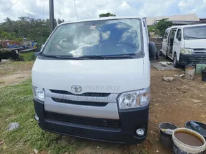 Toyota HiAce 2012 White