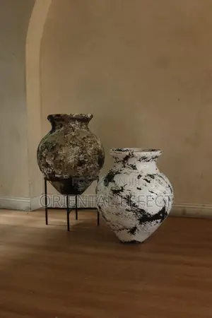 Aradel Pot (Sage Green White Finish)