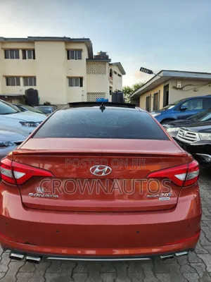 Hyundai Sonata Sport 2.0T Sedan FWD (2.0L 4cyl 6A) 2017 Orange