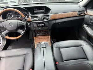 Mercedes-Benz E350 Base 2dr 4Matic Coupe AWD (3.5L 6cyl 7A) 2013 Silver