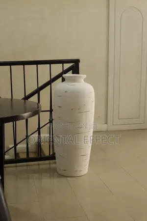 Uri Pot (White Wash)