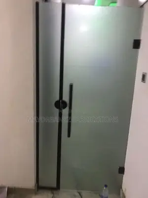 Frameless Door With Frosted Effect