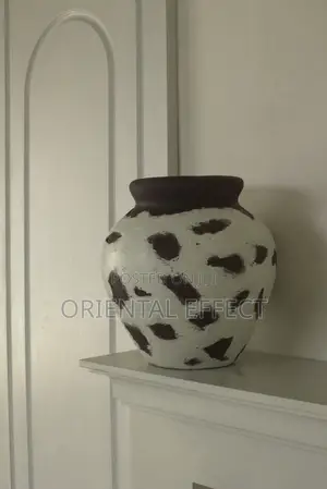 Medina Vase (White Creed)