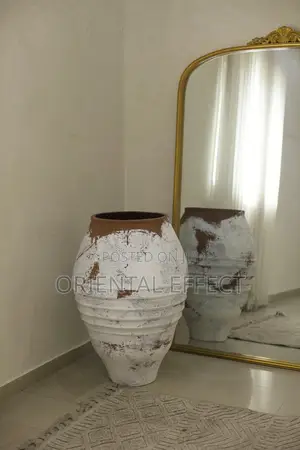 Big Venice Pot (Brown Wash)