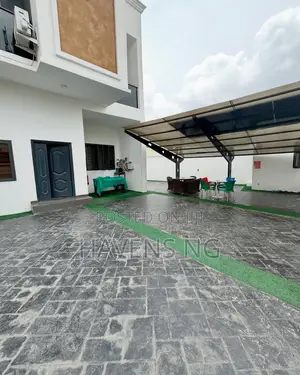 Spacious 4-Bedroom Shortlet Apartment