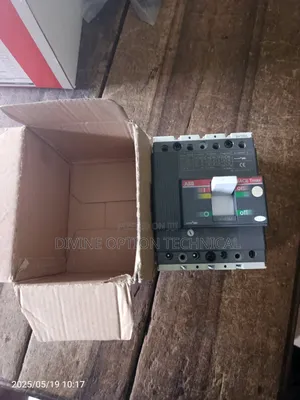 200 Amps McCb (Molded Case Circuit Breaker)