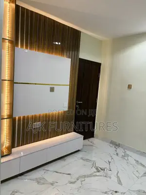 Uunique Television Unit