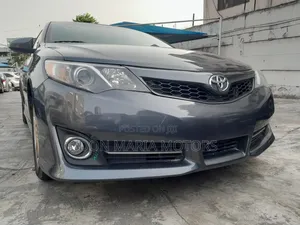 Toyota Camry SE 4dr Sedan (2.5L 4cyl 6A) 2012 Gray