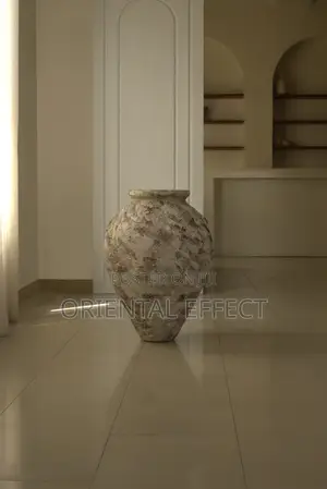 Ampora Pot (Textured Rustic)