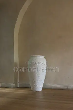 Small Nyx Pot (Textured White)