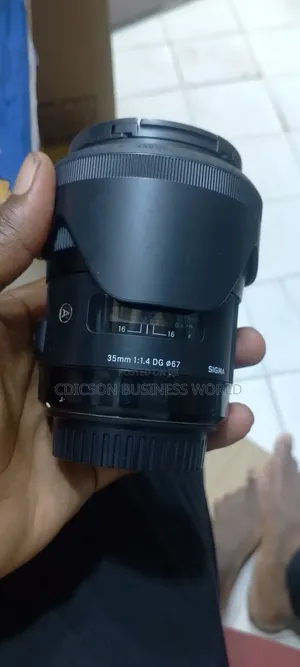 Sigma Canon 35mm F1.4 Art Lens