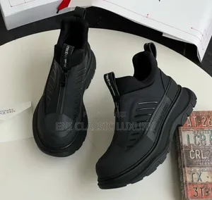 Pure Quality Luxury Designer Sneakers Givenchy Well Branded
