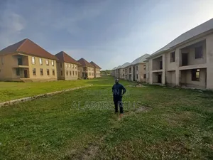 20bdrm Maisonette in Estate, Kuje for sale