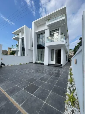 5bdrm Duplex in Chevron for sale