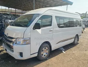 Toyota HiAce 2017 White