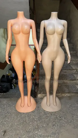 Curvy Size 12 Head Less Plastic Female Dummy