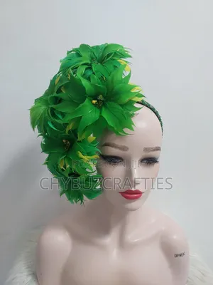 Lemon Green Feathery Facinator