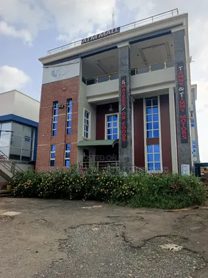A Whole Building for Lease at Oke Ado