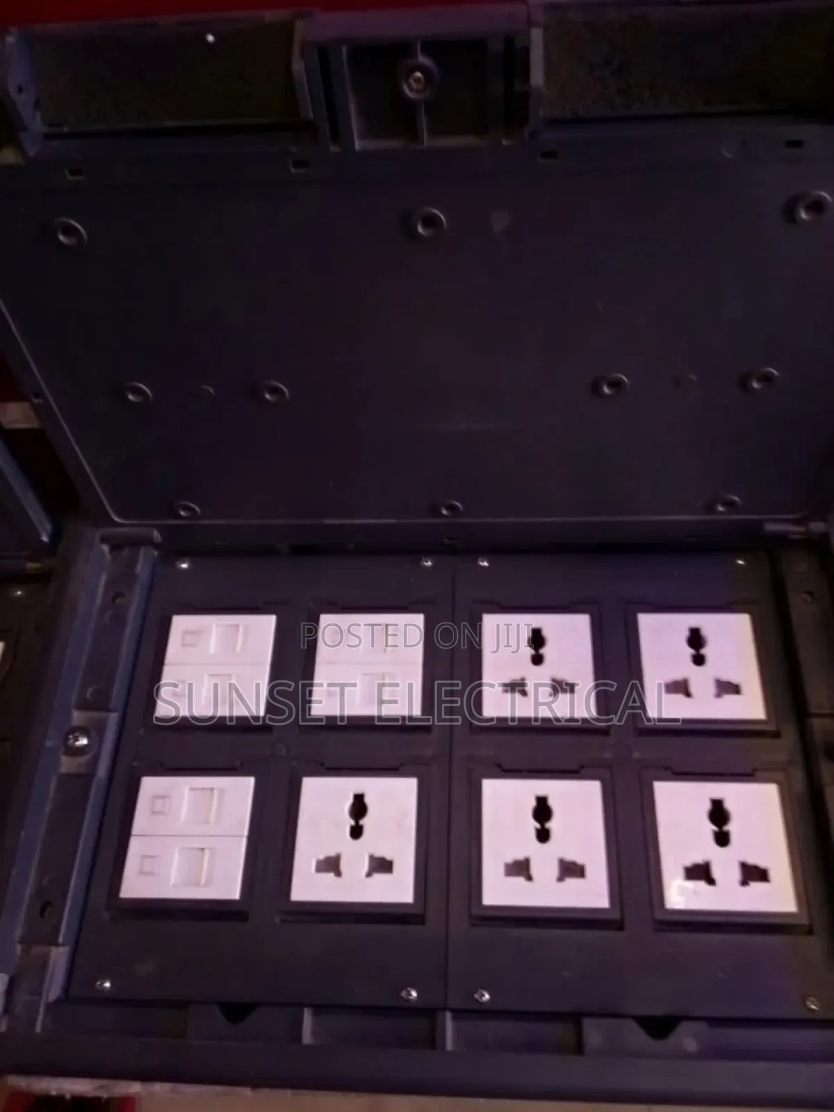 Floor Box With 5 Socket and 6 Data