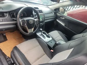 Toyota Camry SE 4dr Sedan w/Prod. End 11/13 (3.5L 6cyl 6A) 2014 Gray