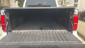 Toyota Tacoma SR5 Access Cab 6' Bed AT 2024 White