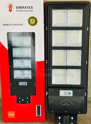 800wts Emirates Solar Street Light Is Available