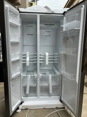 Hisense 516 L Side-by-Side Refrigerator Sleek Design
