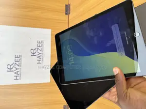 Apple iPad 9.7 128 GB Gray
