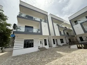 4bdrm Duplex in Utako for sale