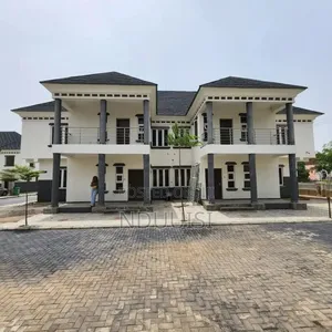 4bdrm Duplex in Idu for sale